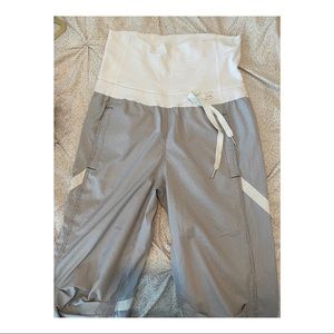 Lululemon cropped joggers